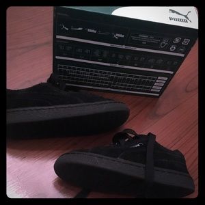 Toddler Girl Black Suede Puma Sneakers